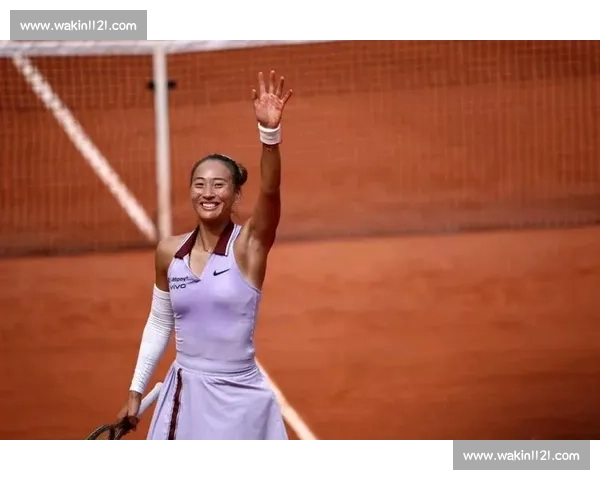 郑钦文鏖战温网!两升水饮尽追平,对手疑似爆粗引争议 郑钦文鏖战温网!两升水饮尽追平,对手疑似爆粗引争议